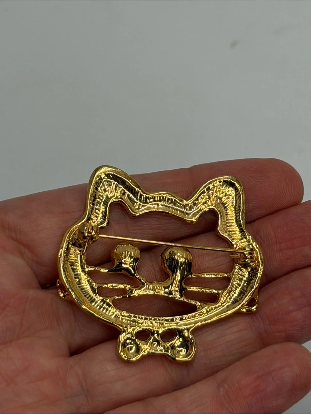 Vintage Gold Cat Brooch with Pink Gemstone Eyes - Unbranded